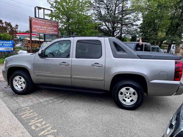 used 2008 Chevrolet Avalanche car, priced at $15,800