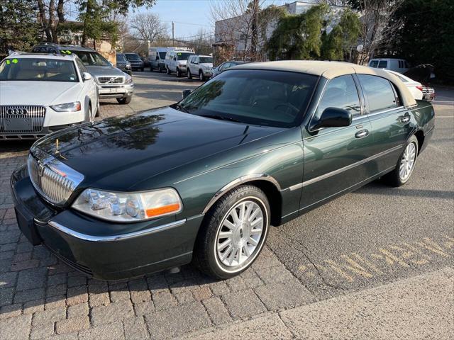 used 2003 Lincoln Town Car car, priced at $16,800