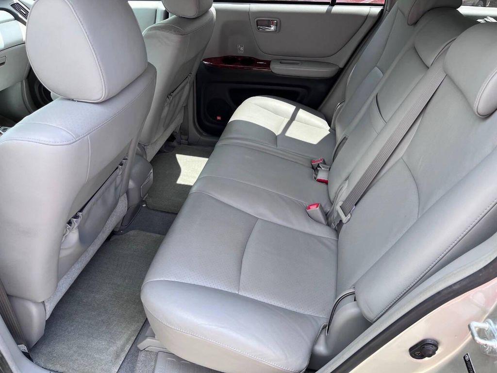 used 2007 Toyota Highlander car, priced at $12,800