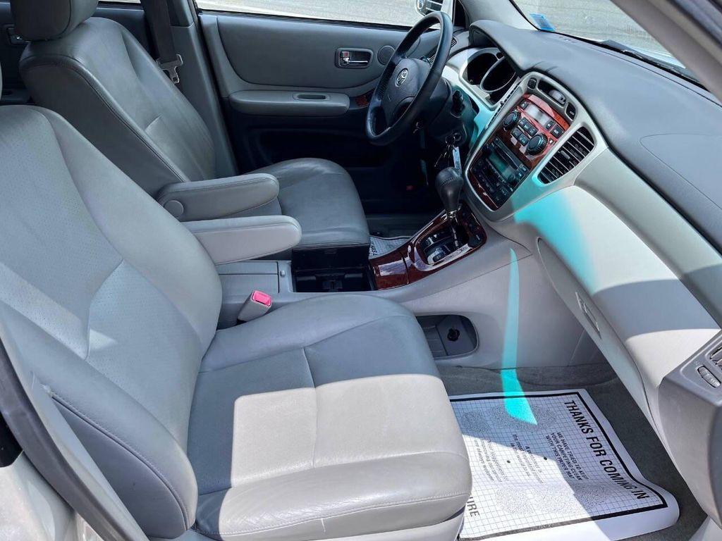 used 2007 Toyota Highlander car, priced at $12,800