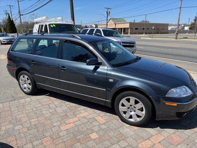 used 2002 Volkswagen Passat car, priced at $12,800