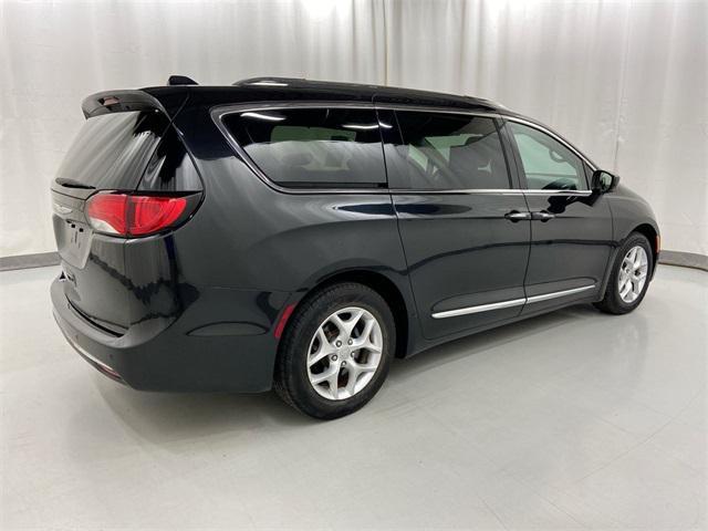 used 2018 Chrysler Pacifica car, priced at $15,500