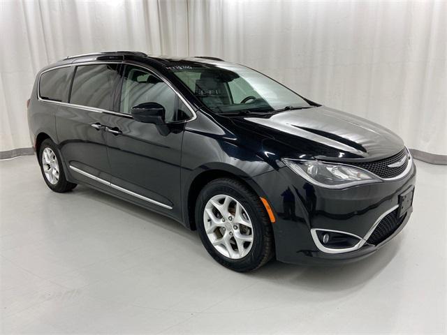 used 2018 Chrysler Pacifica car, priced at $15,500