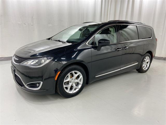 used 2018 Chrysler Pacifica car, priced at $15,500