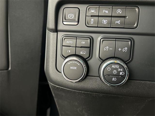 new 2025 Chevrolet Suburban car, priced at $76,722