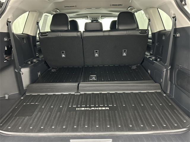used 2024 Toyota Highlander car, priced at $33,900