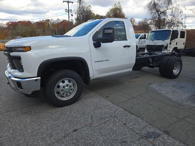 new 2025 Chevrolet Silverado 3500 car, priced at $44,088
