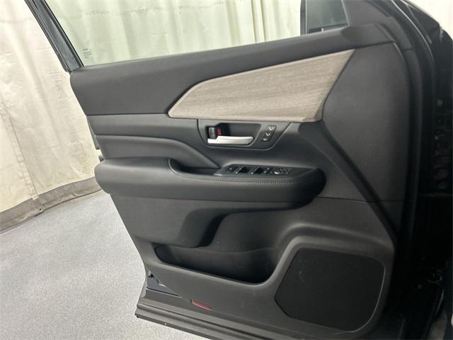 used 2025 Toyota Grand Highlander car, priced at $54,991