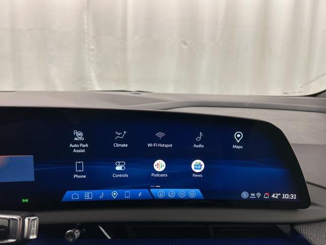 new 2025 Cadillac OPTIQ car