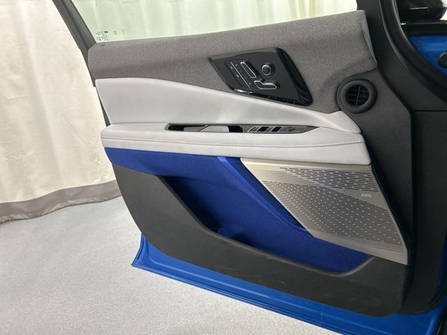 new 2025 Cadillac OPTIQ car