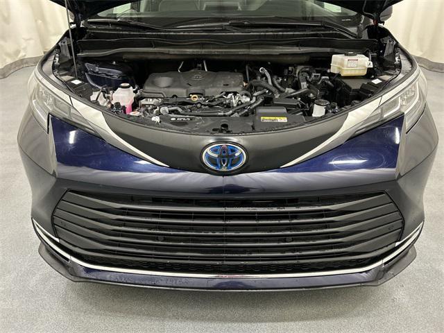 used 2024 Toyota Sienna car, priced at $38,949