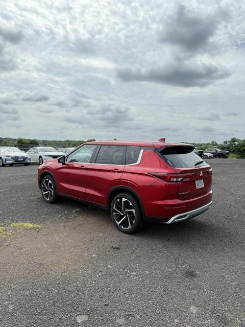 used 2024 Mitsubishi Outlander car, priced at $25,899