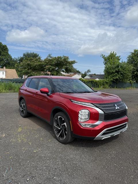 used 2024 Mitsubishi Outlander car, priced at $25,899