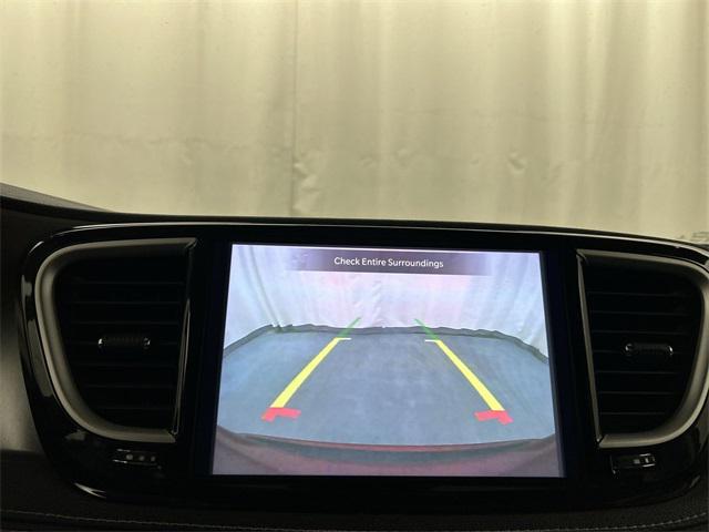 used 2022 Chrysler Pacifica Hybrid car, priced at $25,999