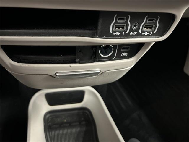 used 2022 Chrysler Pacifica Hybrid car, priced at $25,999