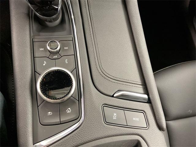 used 2022 Cadillac XT5 car, priced at $28,883