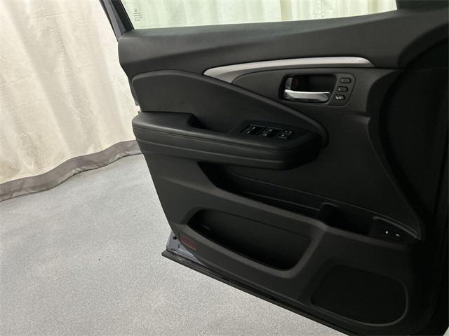 used 2022 Honda Pilot car, priced at $31,996