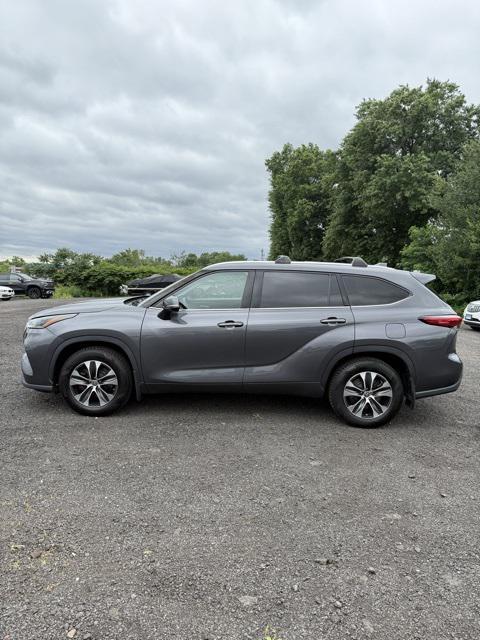 new 2021 Toyota Highlander car, priced at $28,972