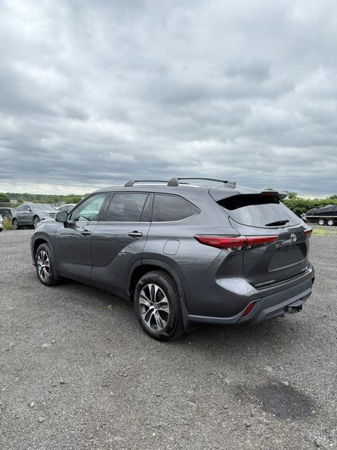 new 2021 Toyota Highlander car, priced at $28,972