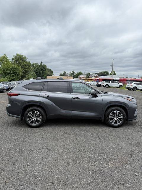 new 2021 Toyota Highlander car, priced at $28,972