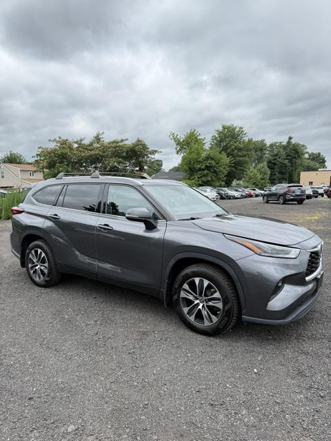 new 2021 Toyota Highlander car, priced at $28,972