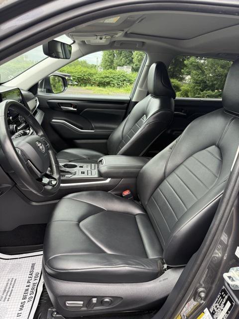 new 2021 Toyota Highlander car, priced at $28,972