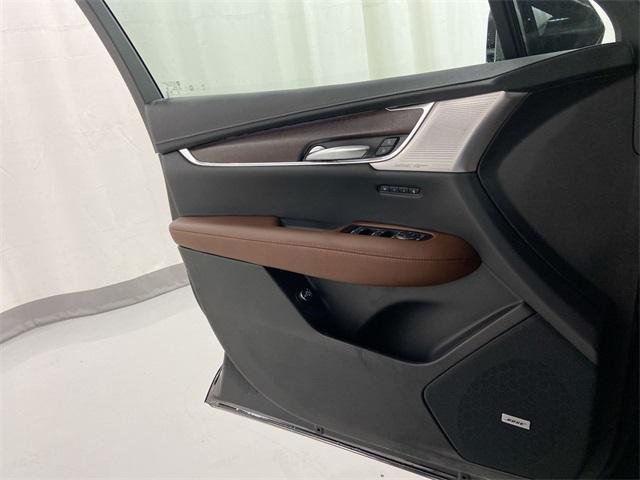 used 2023 Cadillac XT5 car, priced at $30,841