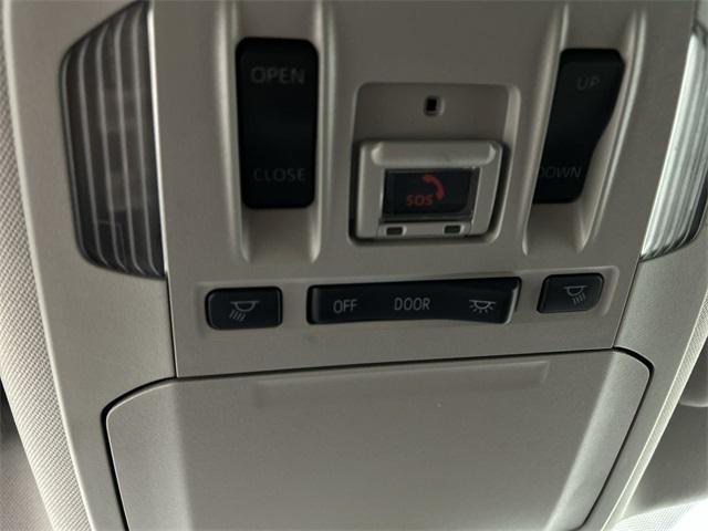 used 2022 Toyota Highlander car, priced at $33,977