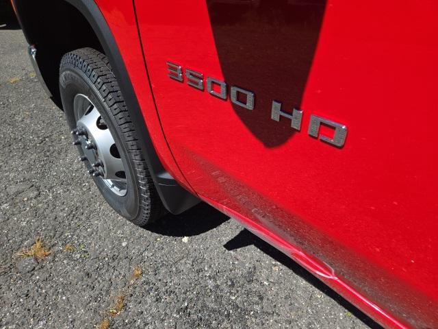 new 2025 Chevrolet Silverado 3500 car, priced at $43,888