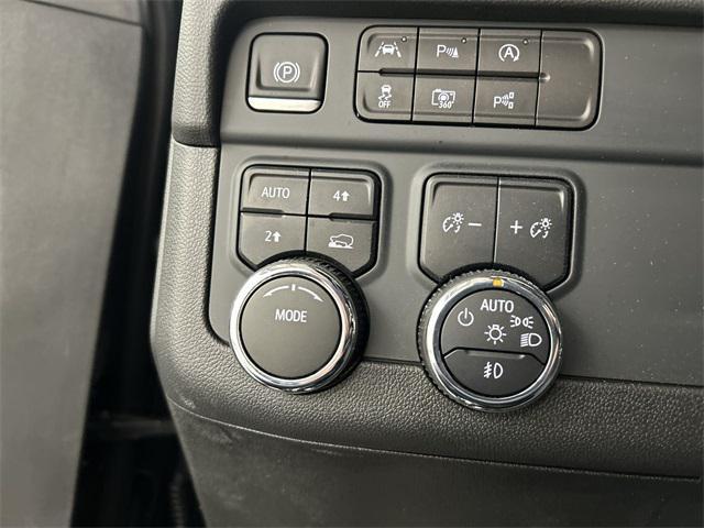 new 2025 Chevrolet Suburban car, priced at $80,824