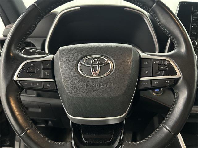 used 2022 Toyota Highlander car, priced at $32,923