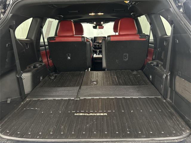 used 2022 Toyota Highlander car, priced at $32,923