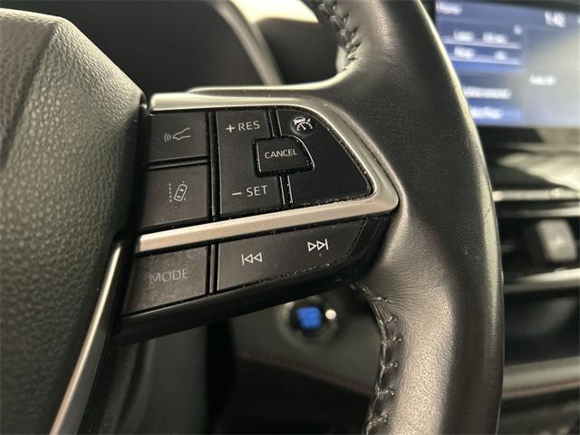 used 2022 Toyota Highlander car, priced at $32,923