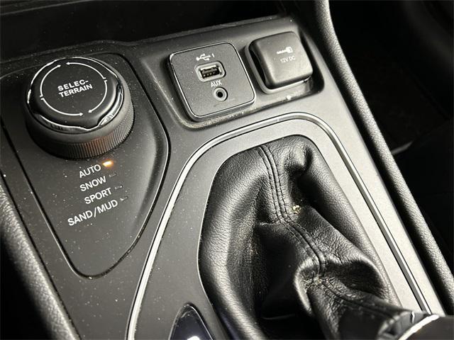 used 2019 Jeep Cherokee car, priced at $16,999