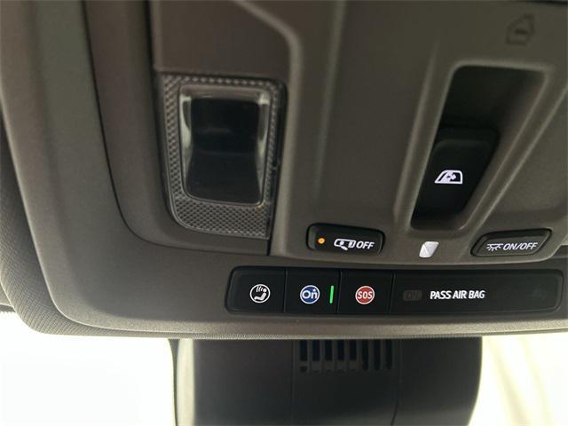 used 2022 Chevrolet Silverado 1500 car, priced at $41,984