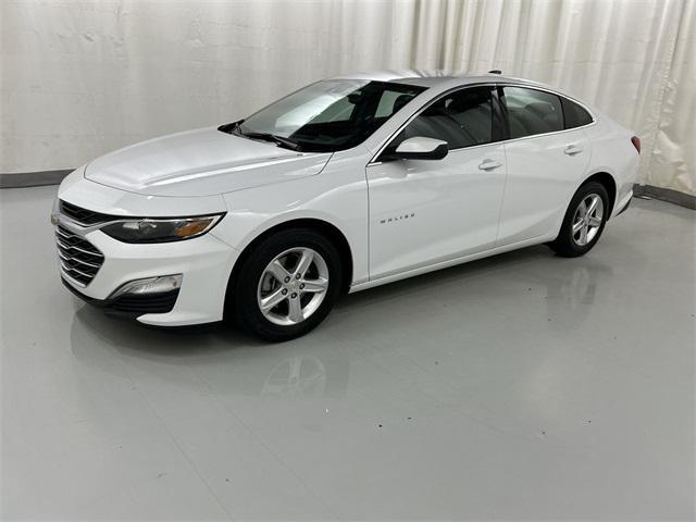 new 2024 Chevrolet Malibu car, priced at $23,550