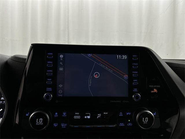 used 2020 Toyota Highlander car, priced at $29,895