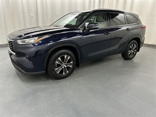 used 2020 Toyota Highlander car, priced at $29,895