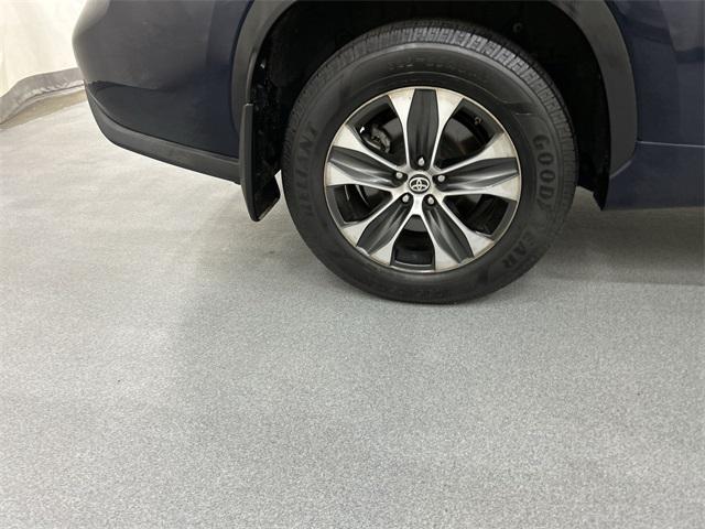 used 2020 Toyota Highlander car, priced at $29,895