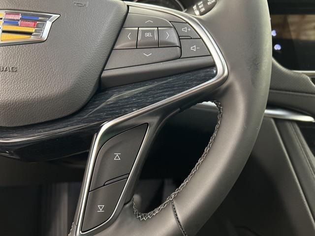 new 2025 Cadillac XT5 car, priced at $50,675