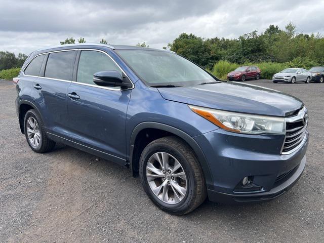 used 2015 Toyota Highlander car, priced at $14,985