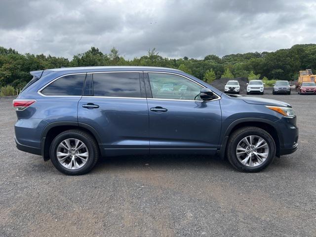 used 2015 Toyota Highlander car, priced at $14,985