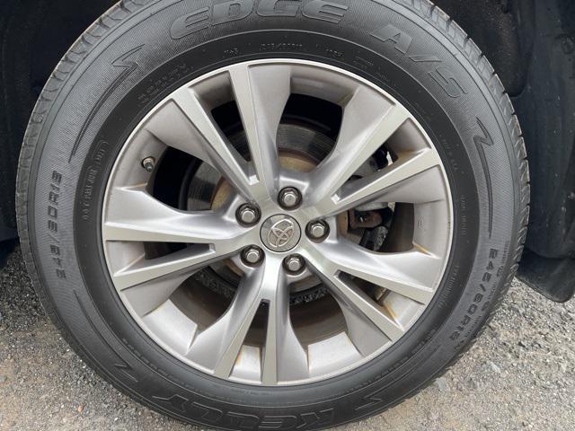 used 2015 Toyota Highlander car, priced at $14,985