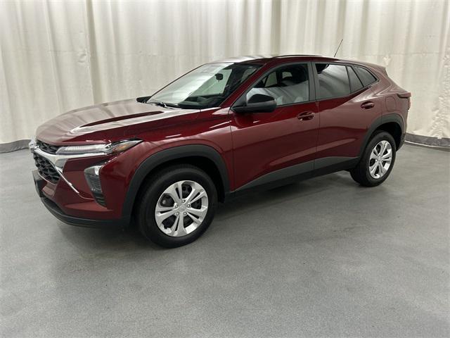 used 2025 Chevrolet Trax car, priced at $20,999