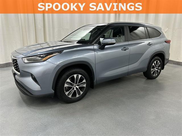 used 2023 Toyota Highlander car, priced at $34,966