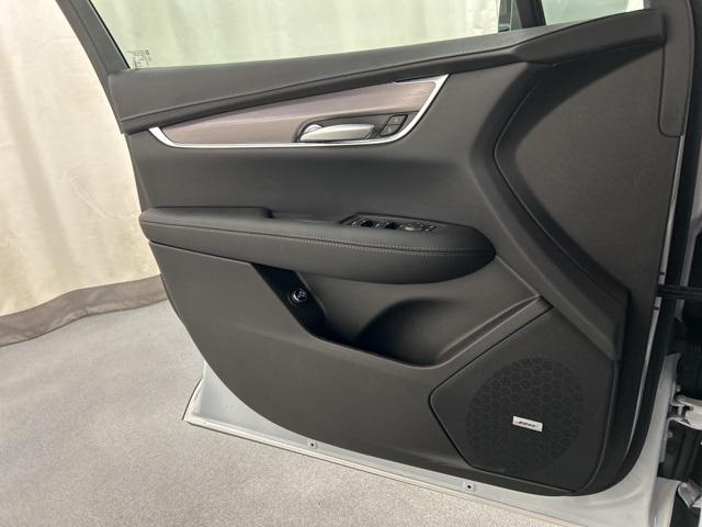 new 2025 Cadillac XT5 car, priced at $42,123