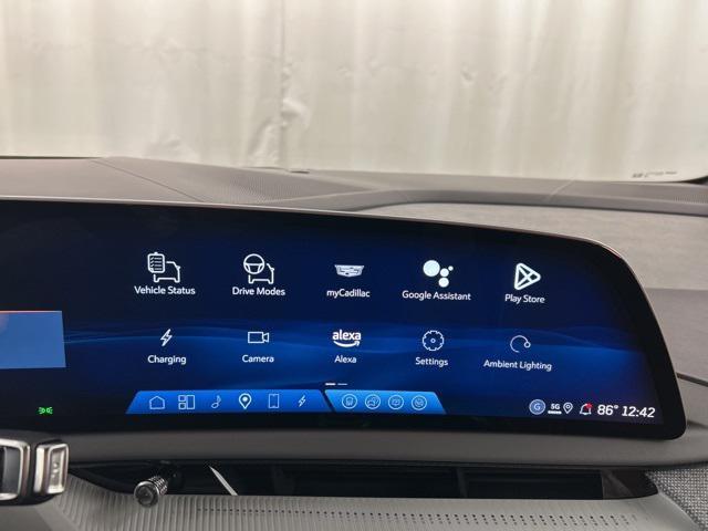 new 2025 Cadillac OPTIQ car, priced at $58,065