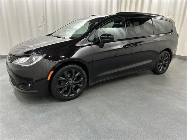 used 2018 Chrysler Pacifica car, priced at $15,999