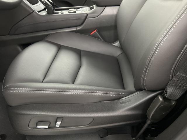 new 2025 Cadillac XT5 car, priced at $46,915