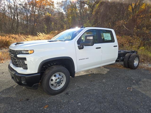 new 2025 Chevrolet Silverado 3500 car, priced at $47,023
